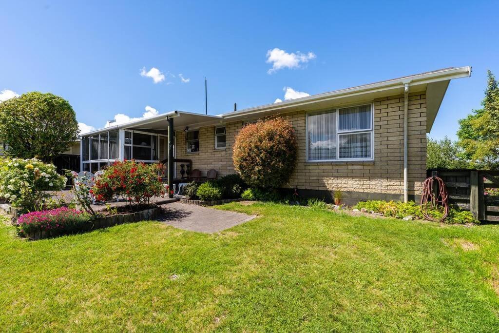 Classic Bach Taupo Exterior photo